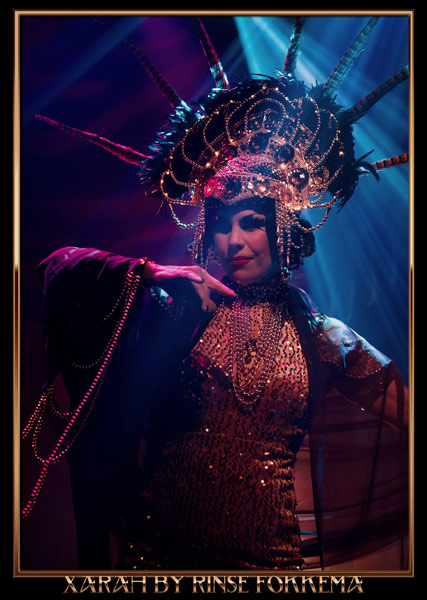 Cotton Club Queen - sparkly glamorous 1920s burlesqueshow - photo by Rinse Fokkema at the International Burlesque Circus in Utrecht, The Netherlands