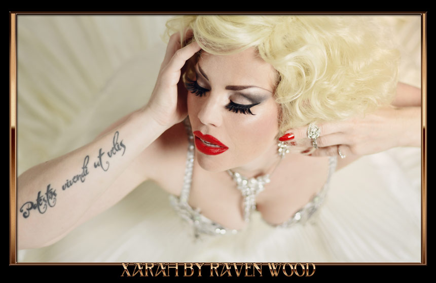 50s style glamour diva Xarah in Marilyn Monroe look